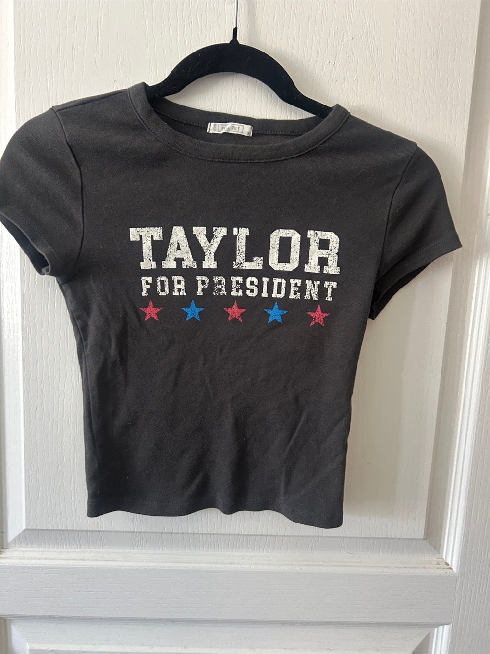Full Tilt Black 'Taylor For President' Graphic Crop Top